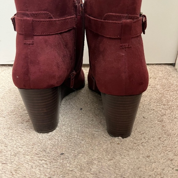 Boots - Picture 4 of 5